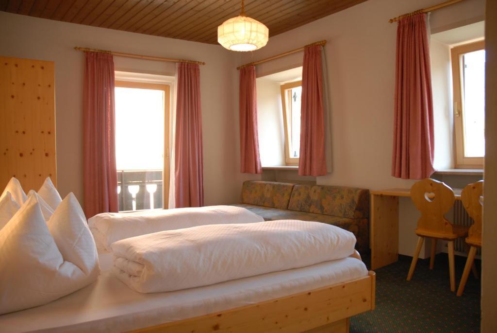 Hotel B&B Gasthof Zur Linde Rio di Pusteria ห้อง รูปภาพ