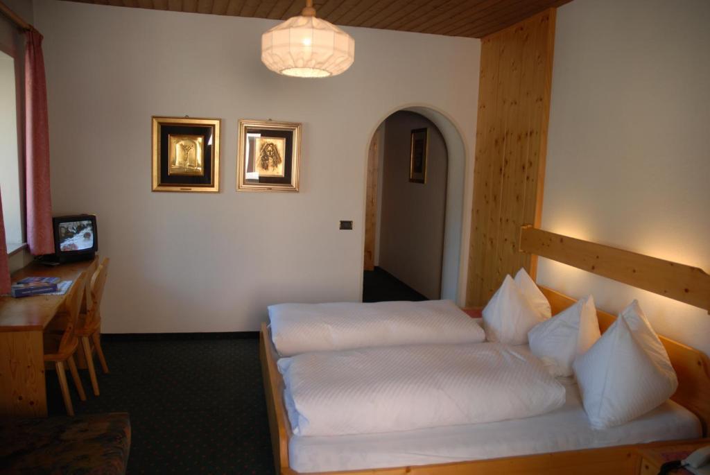 Hotel B&B Gasthof Zur Linde Rio di Pusteria ห้อง รูปภาพ
